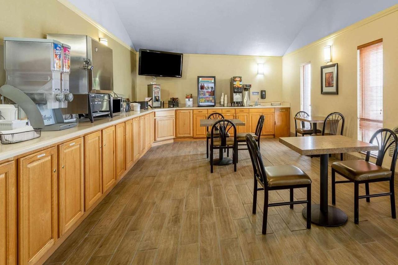 Super 8 By Wyndham Cheyenne Wy Hotel Buitenkant foto